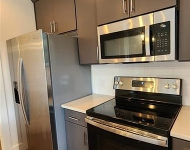 300 Auburn Valley Way - Photo Thumbnail 8