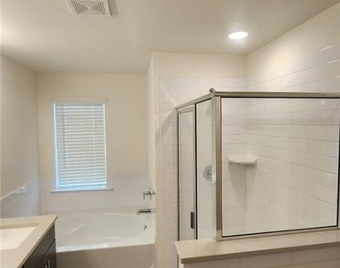 300 Auburn Valley Way - Photo Thumbnail 19