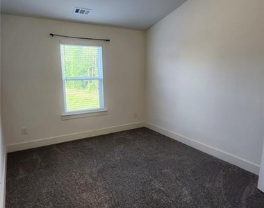 300 Auburn Valley Way - Photo Thumbnail 25