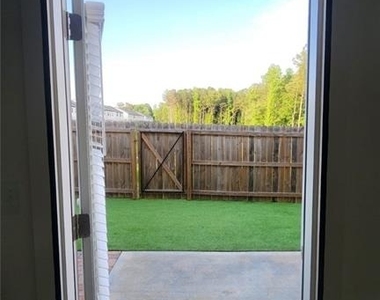300 Auburn Valley Way - Photo Thumbnail 28
