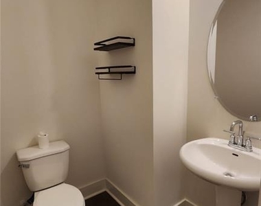300 Auburn Valley Way - Photo Thumbnail 4