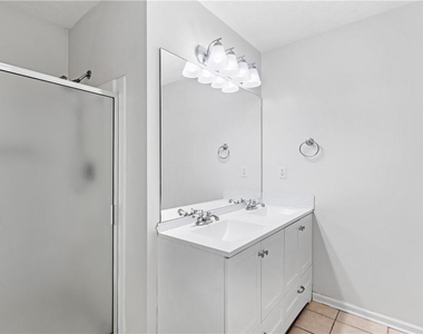 108 Greenleaf Drive - Photo Thumbnail 13