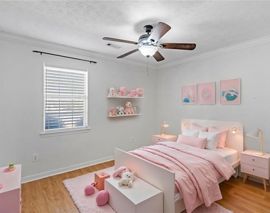 108 Greenleaf Drive - Photo Thumbnail 18
