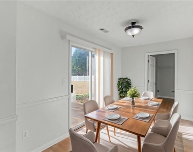 108 Greenleaf Drive - Photo Thumbnail 8