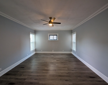 1457 W Foster Avenue - Photo Thumbnail 1