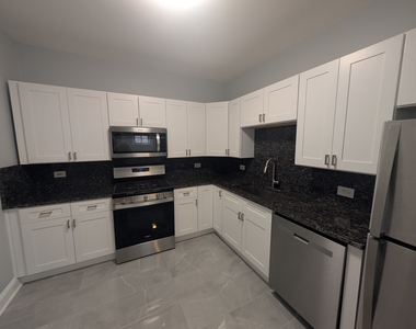 1457 W Foster Avenue - Photo Thumbnail 6