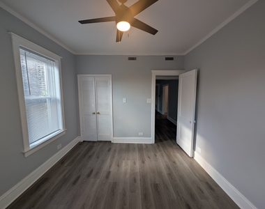 1457 W Foster Avenue - Photo Thumbnail 9