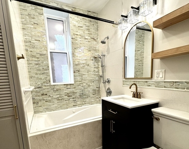 2424 N Mozart Street - Photo Thumbnail 17