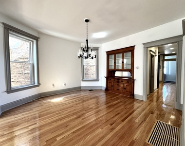 2424 N Mozart Street - Photo Thumbnail 8