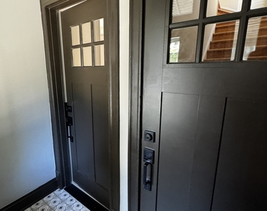 2424 N Mozart Street - Photo Thumbnail 3