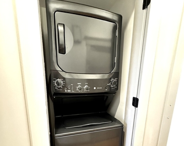 2424 N Mozart Street - Photo Thumbnail 16