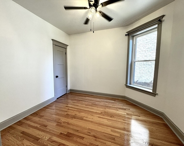 2424 N Mozart Street - Photo Thumbnail 11
