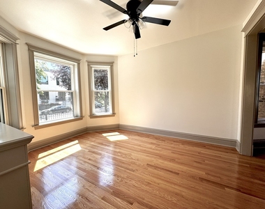 2424 N Mozart Street - Photo Thumbnail 4