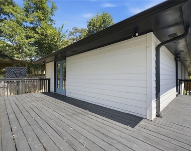 166 Howard Street Ne - Photo Thumbnail 25
