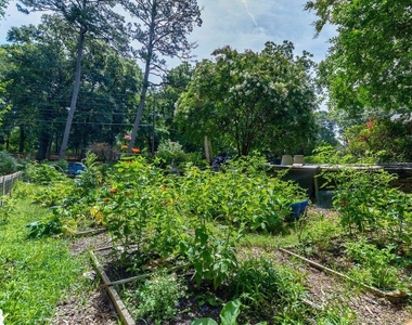 166 Howard Street Ne - Photo Thumbnail 37
