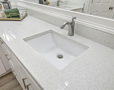 166 Howard Street Ne - Photo Thumbnail 18