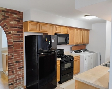 1226 Cove Drive - Photo Thumbnail 3