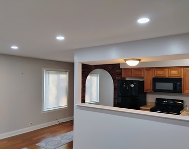 1226 Cove Drive - Photo Thumbnail 5