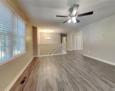 748 Dillon Drive - Photo Thumbnail 1