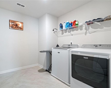 5911 Green Ash Court - Photo Thumbnail 35