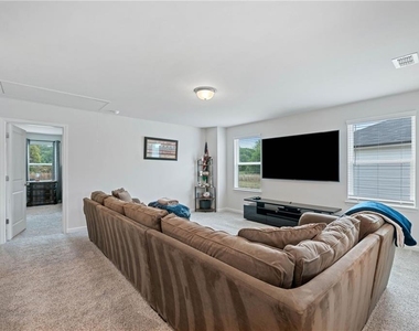 5911 Green Ash Court - Photo Thumbnail 20