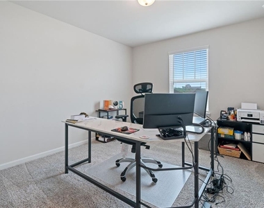 5911 Green Ash Court - Photo Thumbnail 25