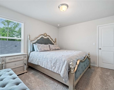 5911 Green Ash Court - Photo Thumbnail 28