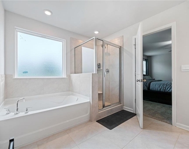 5911 Green Ash Court - Photo Thumbnail 33