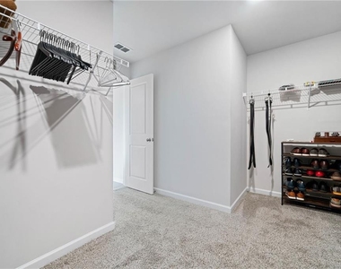 5911 Green Ash Court - Photo Thumbnail 34