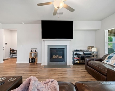 5911 Green Ash Court - Photo Thumbnail 17