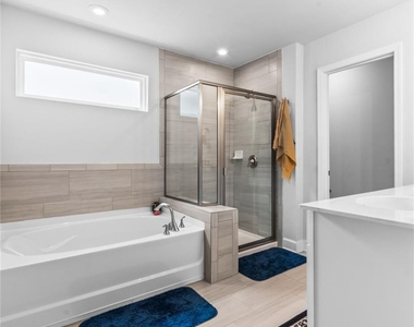 5467 Fountainhead Lane - Photo Thumbnail 17