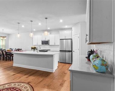 5467 Fountainhead Lane - Photo Thumbnail 5