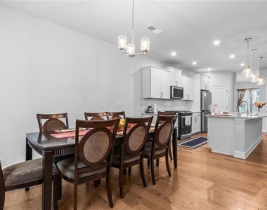 5467 Fountainhead Lane - Photo Thumbnail 9