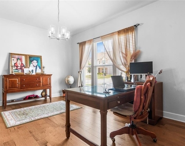 5467 Fountainhead Lane - Photo Thumbnail 11