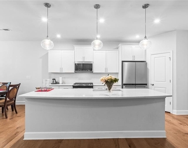 5467 Fountainhead Lane - Photo Thumbnail 6