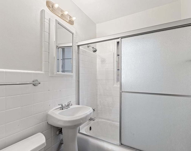 1539 Monroe Avenue - Photo Thumbnail 7