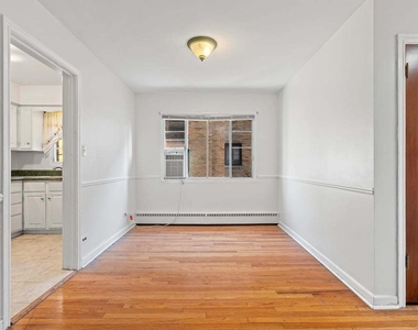 1539 Monroe Avenue - Photo Thumbnail 4