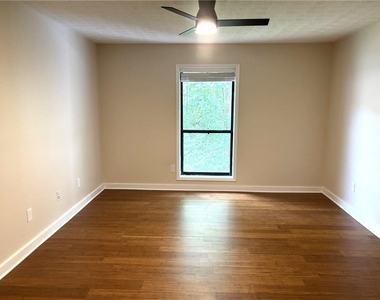 504 Wynnes Ridge Circle Se - Photo Thumbnail 12
