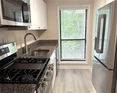 504 Wynnes Ridge Circle Se - Photo Thumbnail 6