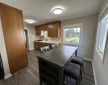 4038 Forest Avenue - Photo Thumbnail 5