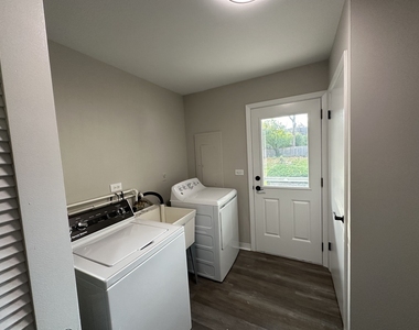 4038 Forest Avenue - Photo Thumbnail 12