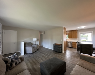 4038 Forest Avenue - Photo Thumbnail 2