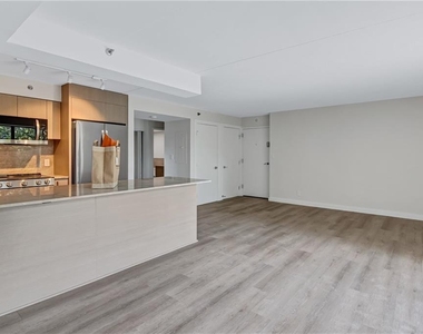 2460 Peachtree Road - Photo Thumbnail 8