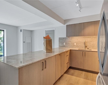 2460 Peachtree Road - Photo Thumbnail 4