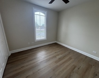 11116 Front Street - Photo Thumbnail 5