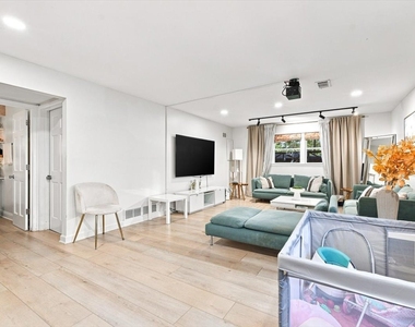 521 Lavergne Avenue - Photo Thumbnail 17