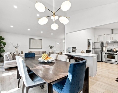 521 Lavergne Avenue - Photo Thumbnail 5