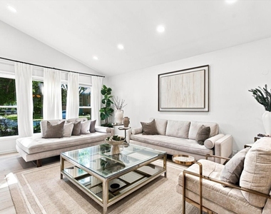 521 Lavergne Avenue - Photo Thumbnail 10