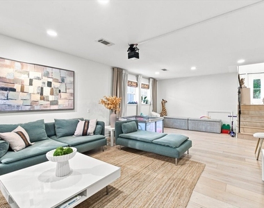 521 Lavergne Avenue - Photo Thumbnail 18