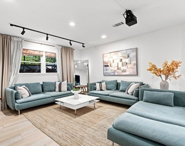 521 Lavergne Avenue - Photo Thumbnail 19
